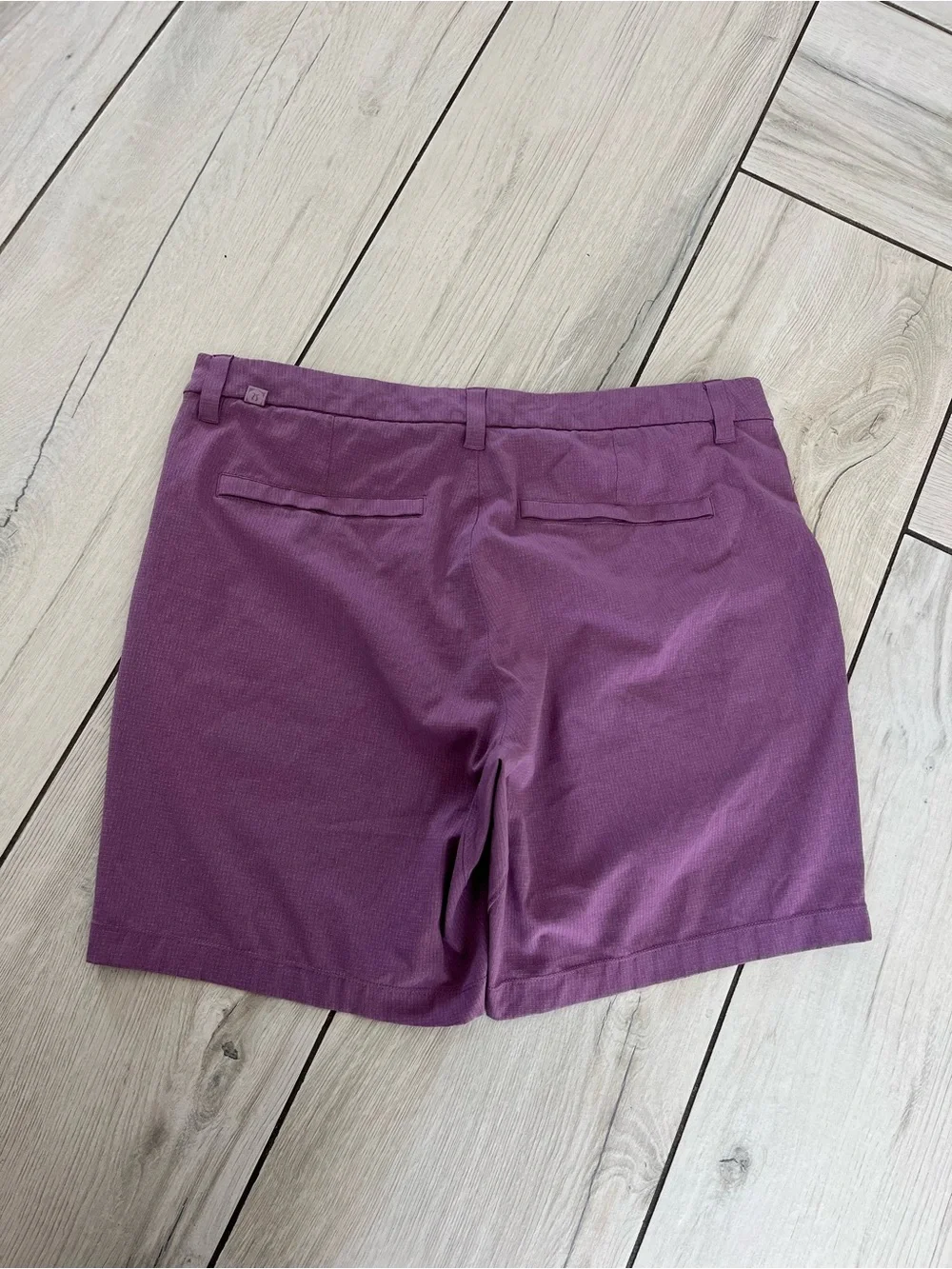 Men’s Lululemon Purple 7in Inseam Shorts Size 34